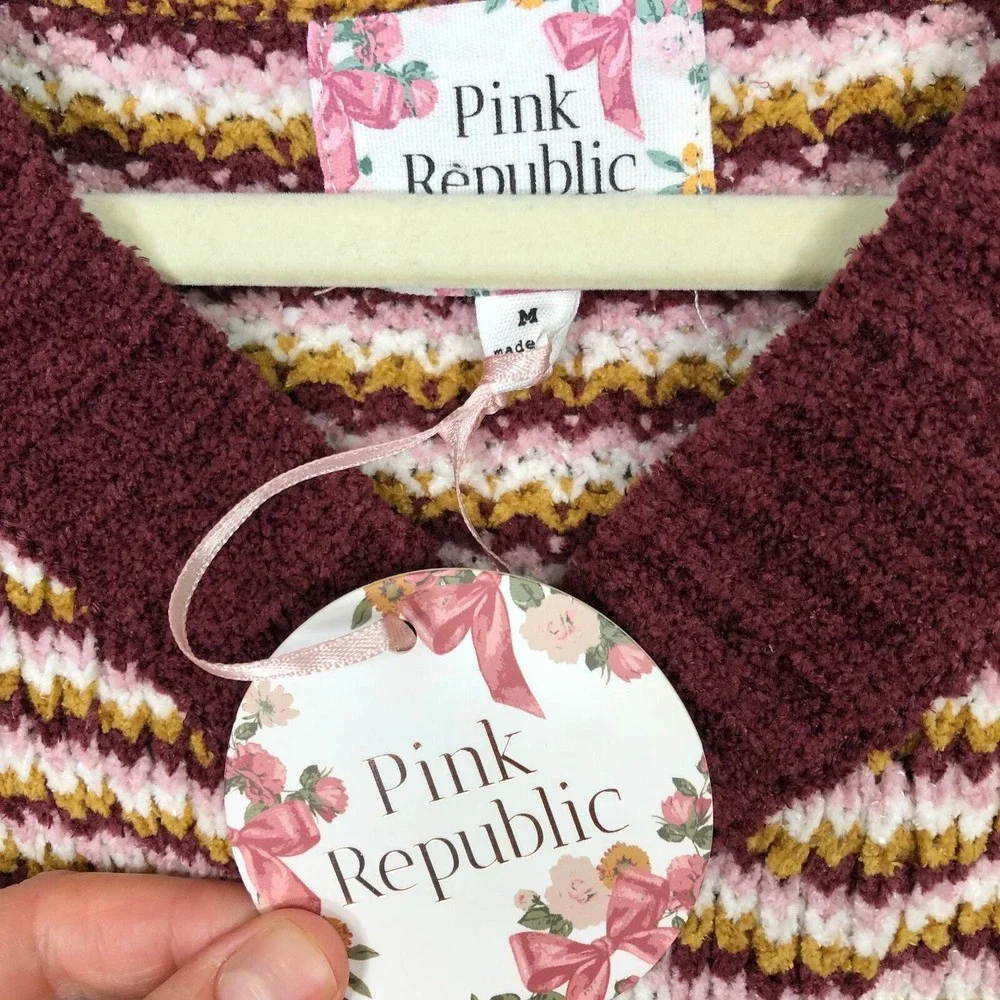 Pink Republic Cropped‎ Sweater Medium Burgundy Cream Soft Cozy Retro Whimsical